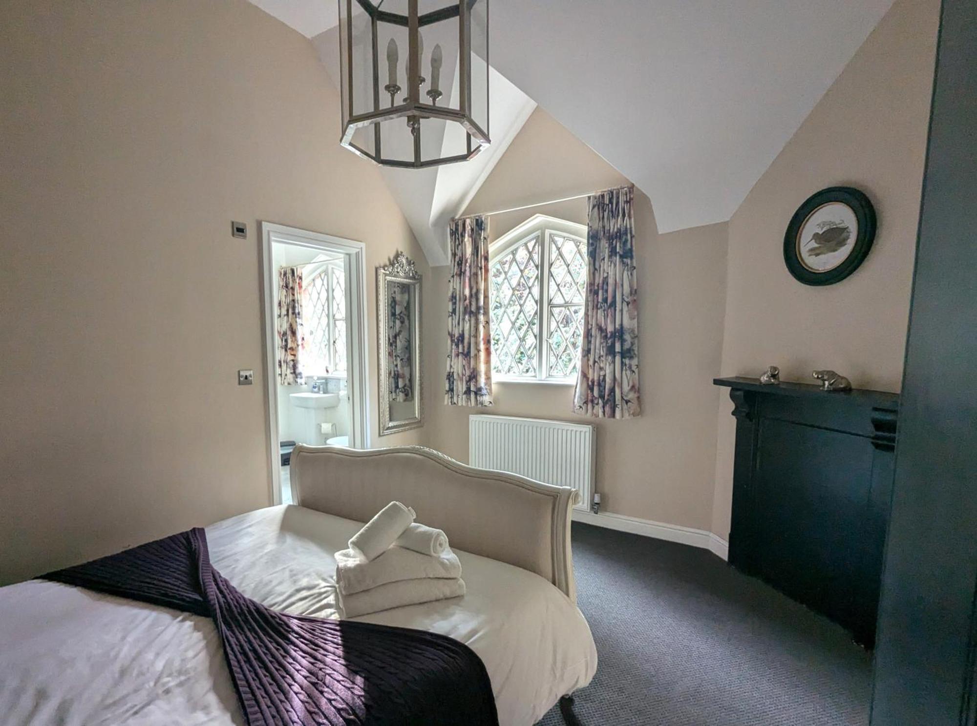 The Coach House Apartment At Cefn Tilla Court, Usk Exterior foto
